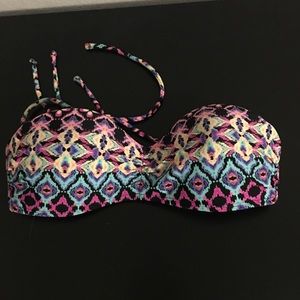 colorful bikini top comes with straps